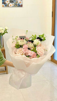 Khởi Đầu Rực Rỡ 🎓🌸
